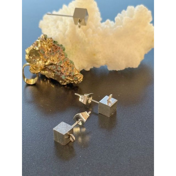 Boucles d'oreilles Puces Cube 5mm avec attache – Acier Inoxydable 304 Argenté