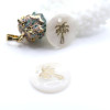 Pendentifs Nacre avec Palmier 16 mm – Laiton Doré