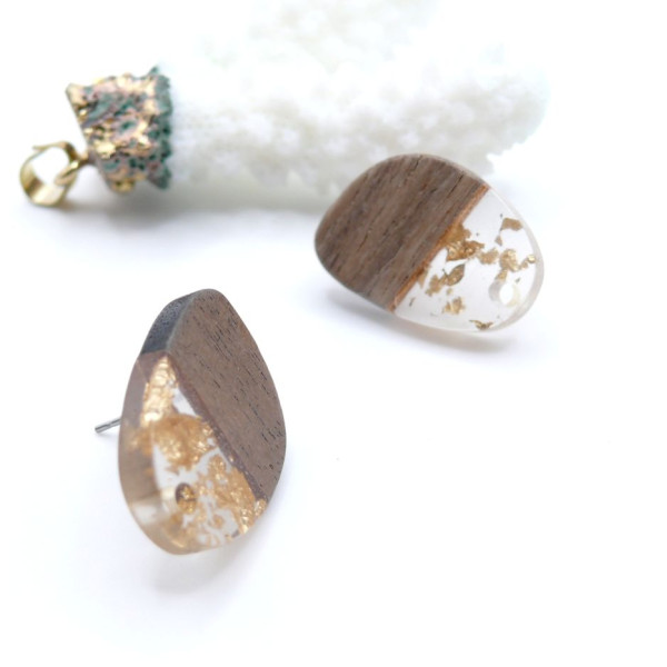 Boucles d’Oreille Puce Galet bois et résine avec inclusion 10 par 23mm – Bois Naturel avec Trou