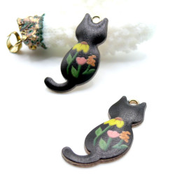 Pendentifs Chat émaillé 30mm Noir Base Doré
