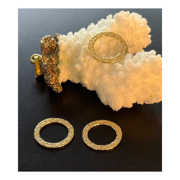 Pendentifs Anneau Rond Martelé 15 mm – Acier Inoxydable Doré