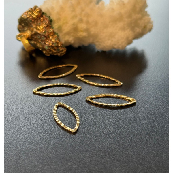 Pendentifs Connecteurs Marquise (Navette) Martelée 18 mm – Acier Inoxydable 304 Doré