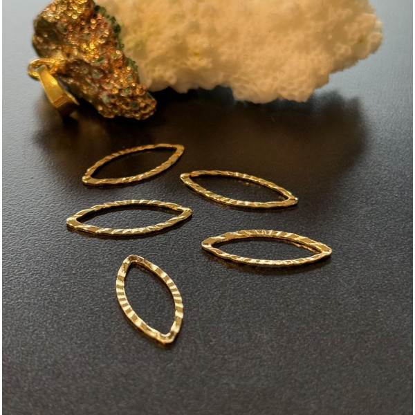 Pendentifs Connecteurs Marquise (Navette) Martelée 18 mm – Acier Inoxydable 304 Doré