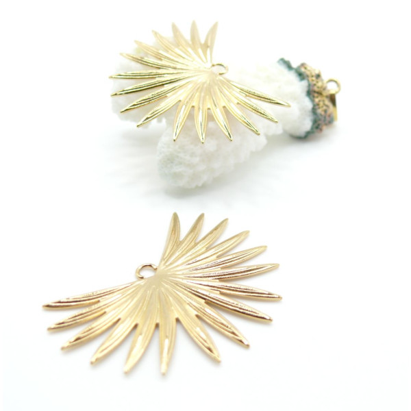 Pendentif Géométrique Éventail Soleil 42mm – Laiton Doré à l'or fin 18K IONIQUE