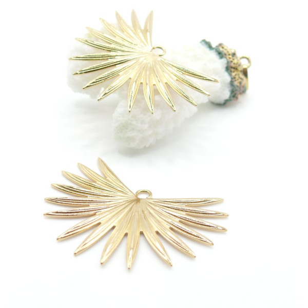 Pendentif Géométrique Éventail Soleil 42mm – Laiton Doré à l'or fin 18K IONIQUE