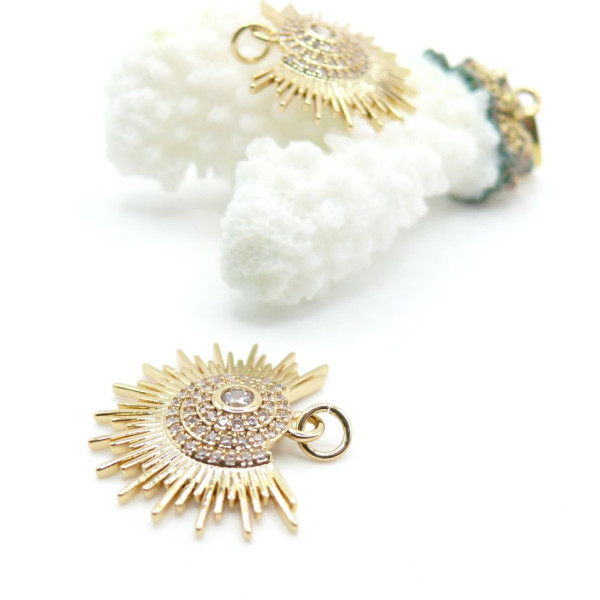 Pendentif – Soleil éventail avec zircon 25 mm – Laiton, doré à l’or fin 18K