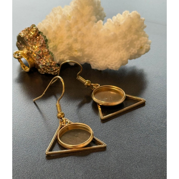 Supports de Boucles d’Oreilles Crochet Triangle pour Cabochon Rond 12mm – Acier Inoxydable Doré