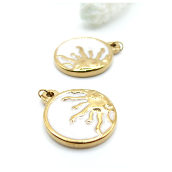 Pendentif Soleil 18 mm, Résine Émaillée Blanc Nacré – Acier Inoxydable 304 Doré 18K, IONIQUE