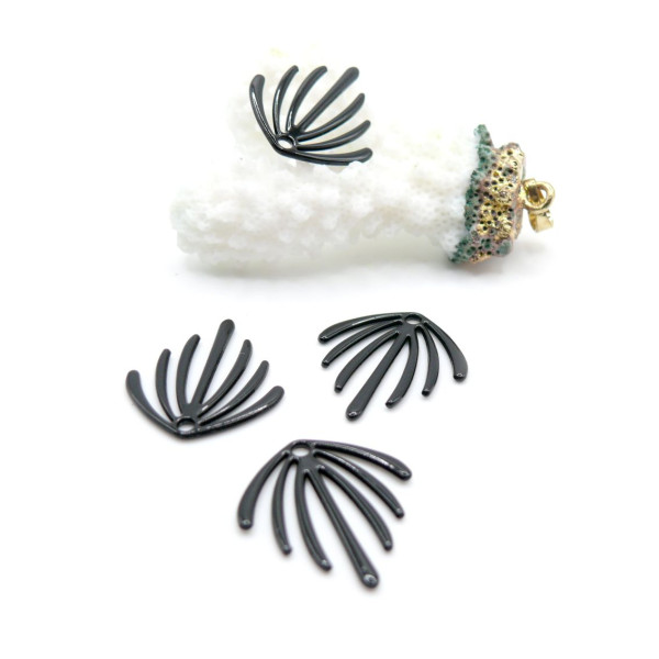 Pendentifs Forme Éventail 22 mm – Métal Coloris NOIR