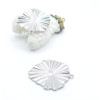 Pendentifs Fleur Texturée 30 mm – Acier Inoxydable 304 Argenté
