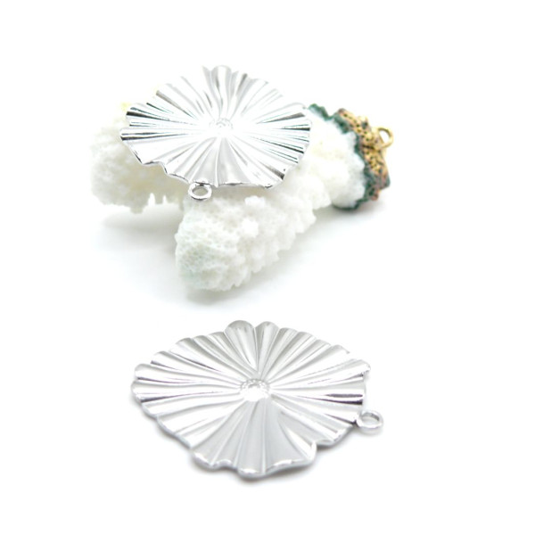 Pendentifs Fleur Texturée 30 mm – Acier Inoxydable 304 Argenté
