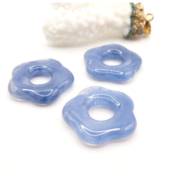 Lot de 2 ou 4 Pendentifs Fleur Résine Acrylique 25mm – Bleu