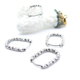 Créoles Ovales Texturées 22 × 16 mm, Épaisseur 2.5 mm – Acier Inoxydable 304 Argenté