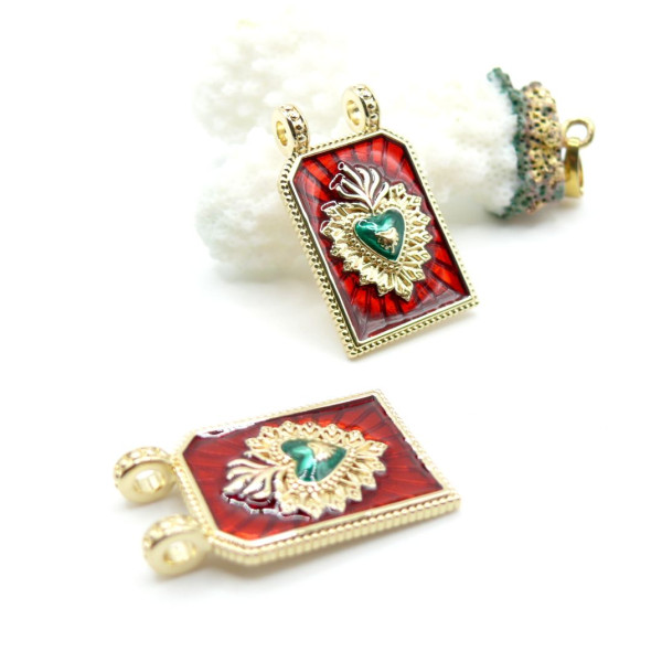 Pendentif Double Anneau Rectangle avec Cœur Ex-Voto Émaillé 29 mm – Laiton Doré à l’Or Fin 18K