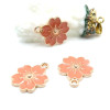 Pendentifs Fleurs de Sakura Émaillées Saumon 17 mm – Métal Doré