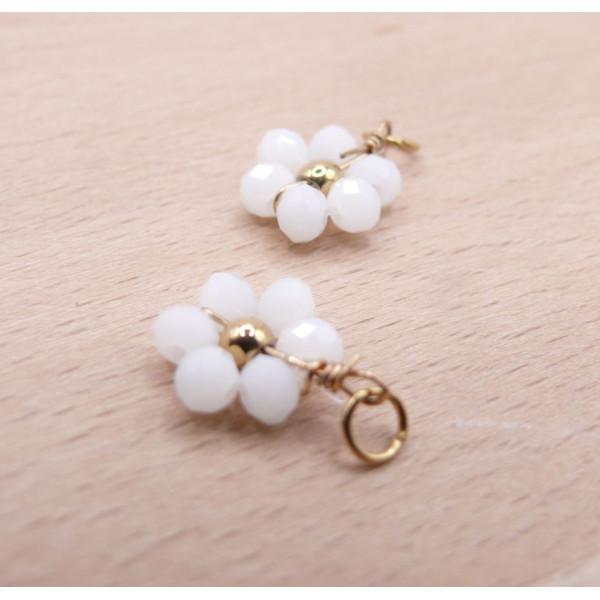 Pendentifs avec anneau Fleur avec Perles Blanche – Acier Inoxydable Doré IONIQUE