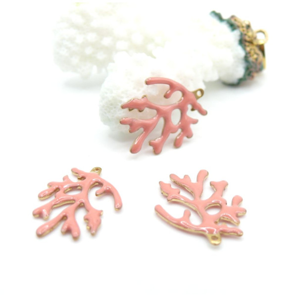 Pendentifs Branche de Corail 20 x 15 mm – Résine Émaillée ROSE, Laiton Doré