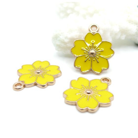 Pendentifs Fleurs de Sakura Émaillées Jaune 17 mm – Métal Doré