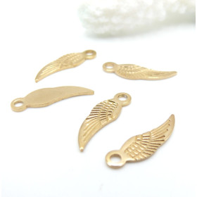 Pendentifs Plumes 18.5 mm – Acier Inoxydable 304 Doré à l’Or Fin 18K Ionique