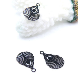 Pendentifs estampes petites plumes de Paon  17 mm – Acier inoxydable, NOIR