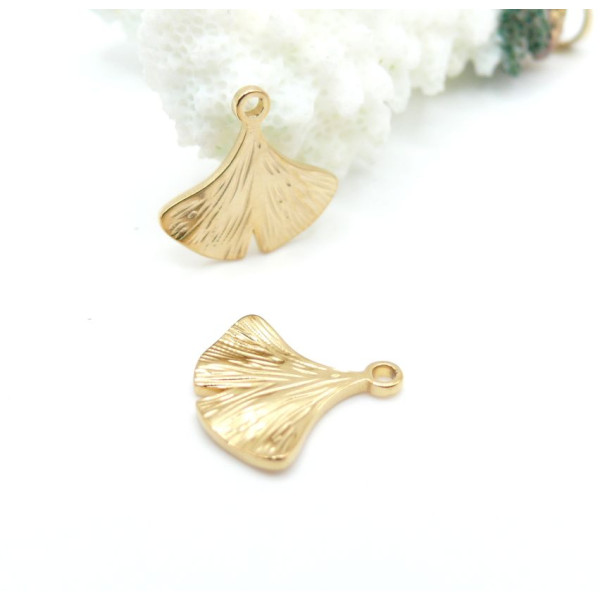 H11N10975G – Lot de 2 ou 4 Pendentifs Feuille de Ginkgo 15.5 mm – Acier Inoxydable 304 Doré à l’Or Fin 18K Ionique