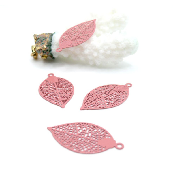 Estampes Pendentifs Filigrane Feuille 28 mm  – Laiton Rose