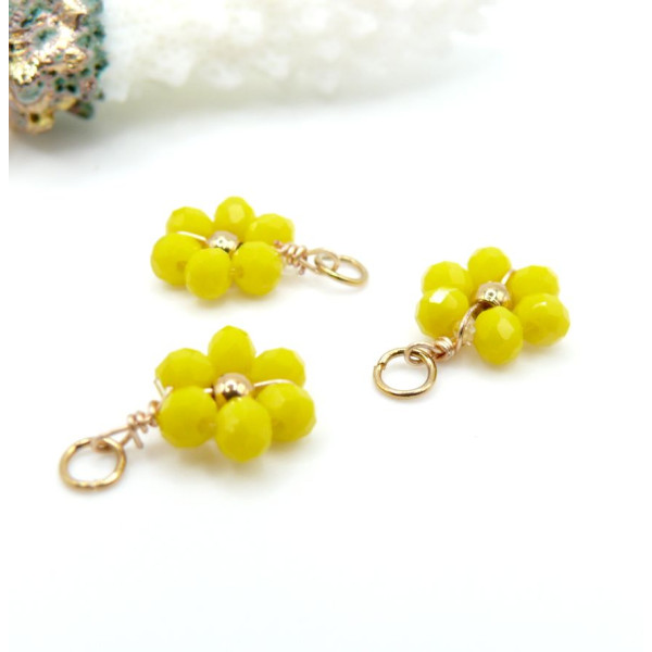 Pendentifs avec anneau Fleur avec Perles JAUNE– Acier Inoxydable Doré
