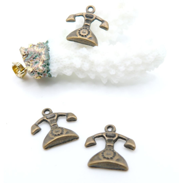 Lot de 10 Pendentifs Téléphone 12mm – Métal Finition Bronze