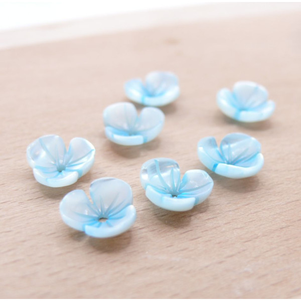 Perles Intercalaire Fleur 3D Nacre Sculptée 12mm – Nacre Naturelle Bleu Pastel