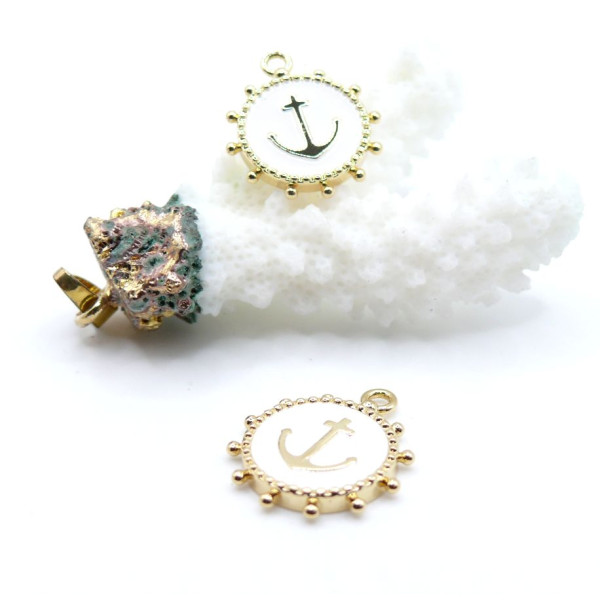 Pendentif Ancre dans médaillon 16 mm – Résine Émaillée & Acier Inox 304 – Doré à l’Or fin 18K