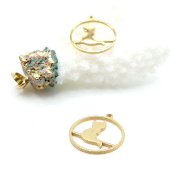 Pendentif Chat 15 mm – Acier Inox 304 – Doré