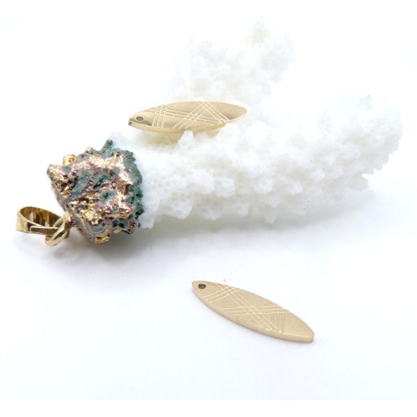 Pendentifs Navette 17.8mm – Acier Inoxydable 316L Doré 18K Ionique