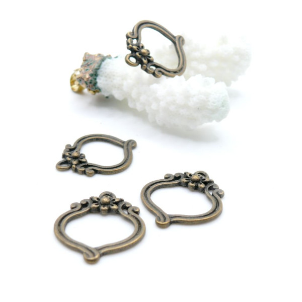Pendentifs Rétro Fleur 23 mm – Laiton – Finition Bronze