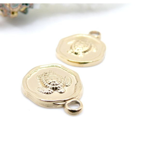 Pendentif Tortue dans médaillon 16 mm , Acier Inox 304  Doré à l’Or fin 18K, IONIQUE