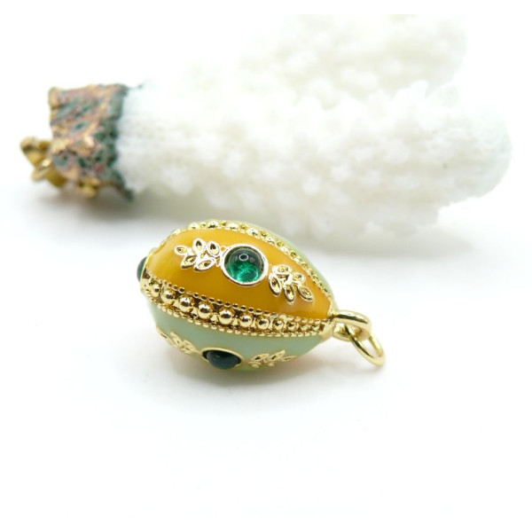 Pendentif Oeuf Résine Émaillée  et strass 24mm – Laiton Doré à l’Or Fin 18K