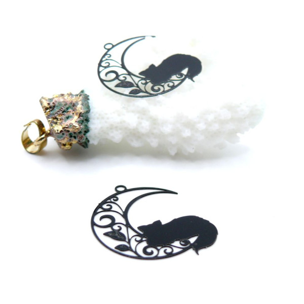 Estampes Pendentifs Filigrane Chat sur Lune 26 mm – Métal – Finition Noir