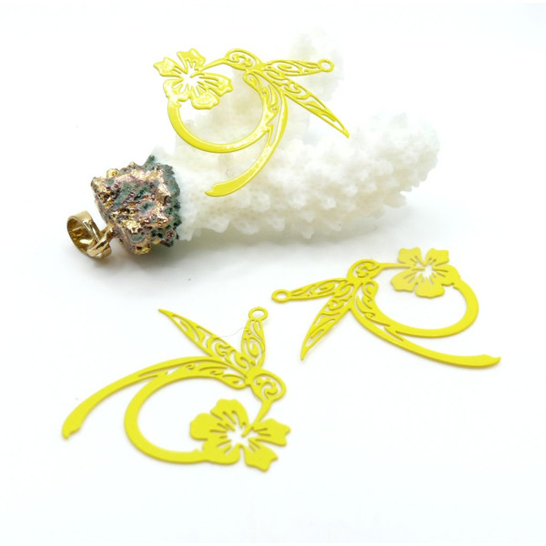 Estampes Pendentif Filigrane Colibri & Fleur 27mm – Métal finition JAUNE