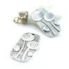 Pendentifs, Breloques Fleur  stylisée dans rectangle 38x22mm – Laiton Argenté