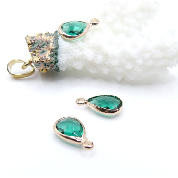 Pendentifs Forme Goutte 14 mm en Verre Facetté – Laiton – Finition Doré
