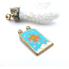 Pendentif Rectangle 30 mm avec Soleil en Résine Émaillée – Acier Inox 304 – Doré à l’Or fin 18K, placage IONIQUE (IP)