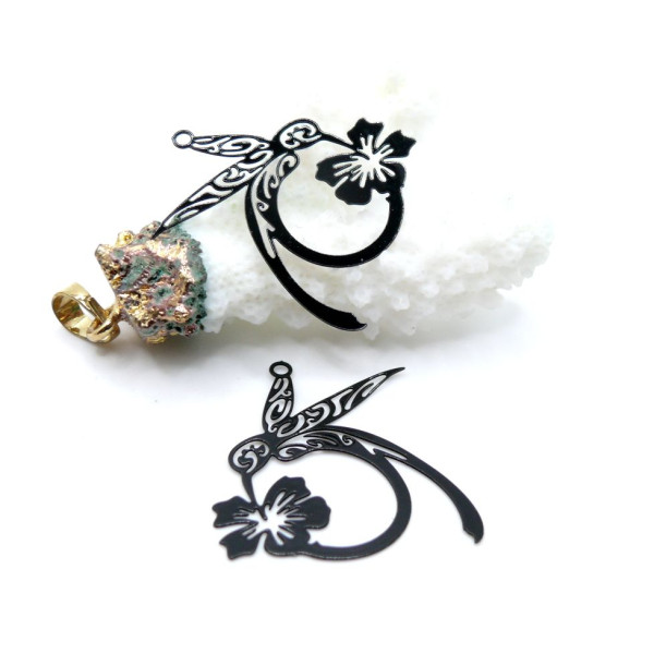 PS110886945 – Lot de 2 ou 4 Estampes Pendentifs Filigrane Colibri & Fleur 27 mm – Métal – Finition NOIRE