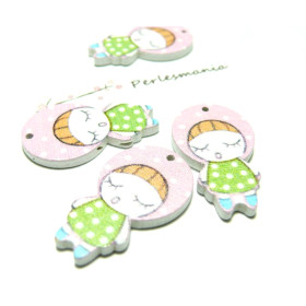 Pendentifs Bois Petite Poupée Rose 31x18mm