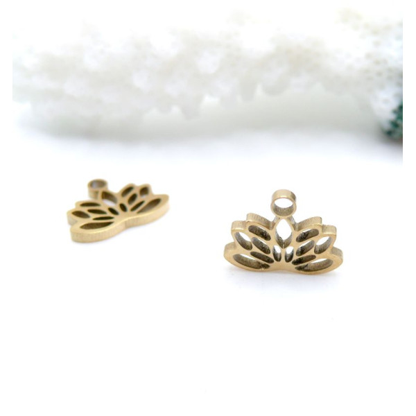 Pendentifs Mini Fleur de Lotus Yoga 7.5x9.5mm – Acier Inoxydable 304 Doré 18K, IONIQUE