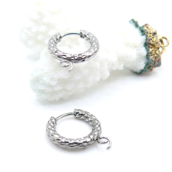 Créoles Rondes  Texturées 15 mm – Épaisseur 2.5 mm – Acier Inoxydable 316 – Finition Argentée