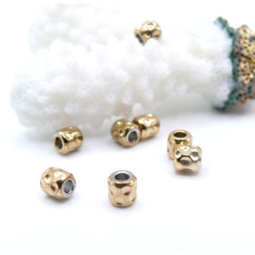 Perles Intercalaires Rondelles martelées 4mm, Trou 1.2mm – Acier Inoxydable 304 Doré à l’or fin 18K, IONIQUE