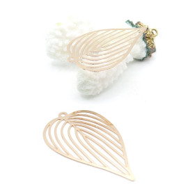 Estampes Pendentifs Feuille Exotique Ajourées 42mm – Laiton Doré