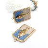 Pendentif Rectangle Poisson 28 mm en Résine Émaillée – Acier Inox 304 – Doré à l’Or fin 18K, placage IONIQUE (IP)
