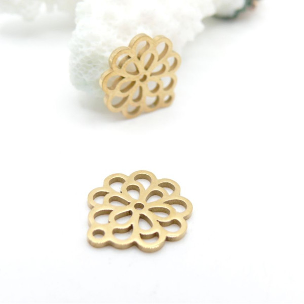 Pendentifs Fleurs 13 mm – Acier Inox 304 – Doré à l’Or fin 18K, placage IONIQUE (IP)