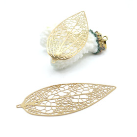 Pendentifs,  Estampes Feuille ajourée  64 mm, Acier Inox 304  Doré à l’Or fin 18K