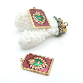 Pendentif  Rectangle avec Cœur Ex-Voto Émaillé 28 mm – Laiton Doré à l’Or Fin 18K